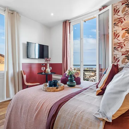 Renting - Cambrai03 - Seaside On The Promenade Des Apartment Nice